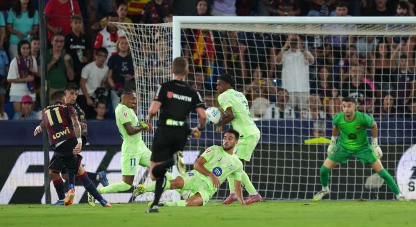 A Barca ellen befújt tizenegyes a téma a spanyoloknál – nagy fordítás után öngóllal nyert a címvédő