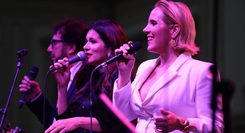 Funky, swing és könnyek – varázslatos jazz est a kastélyparkban (galéria, videó)