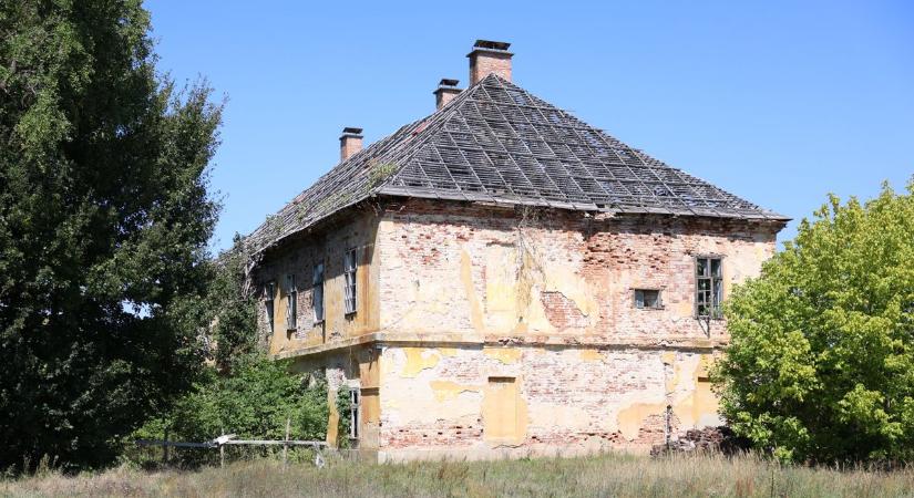 Az enyészetté lesz az egykor gyönyörű somogyi kastély