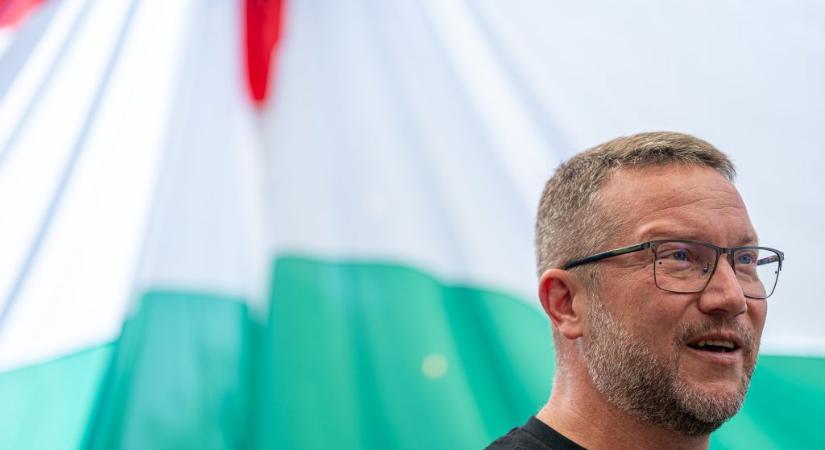 Ujhelyi István a csülkös pacal mellé diétás kólát rendelőkhöz hasonlította Orbán Viktort