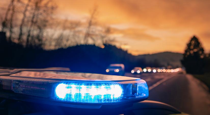 Mentőhelikopter az M3-ason, súlyos baleset történt, teljes útlezárás