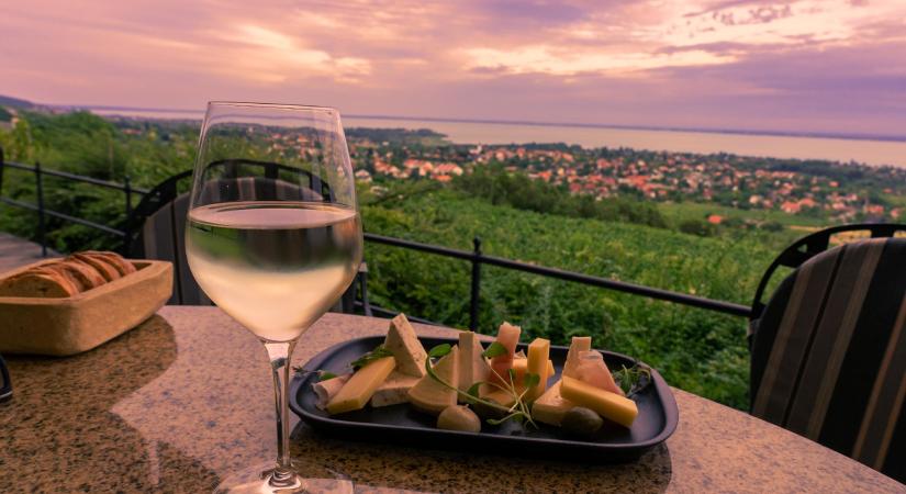 Nem zárt be a Balaton augusztus 20. után