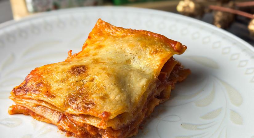 Pikáns kolbászos lasagne