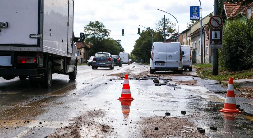 Elárasztotta a víz a Szentpéteri kaput, sár és víz mindenütt (fotókkal, videókkal) - frissítve