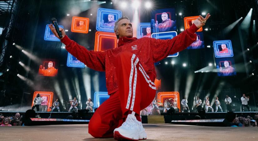 Robbie Williams: intim klubkoncert Londonban– arénakoncert Budapesten