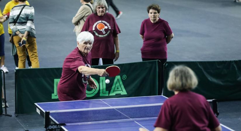 Vasárnap is több száz szépkorú sportol Győrben - fotók