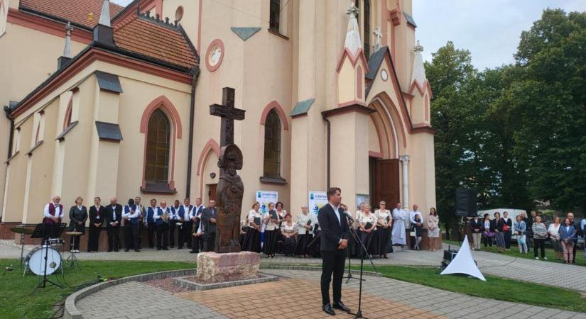 Szent István Napok a lombok alatt