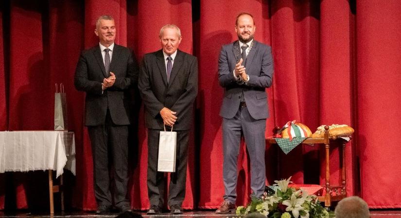 Rangos elismerésekkel, díjakkal ismerték el a kisújszállásiak munkáját – galériával