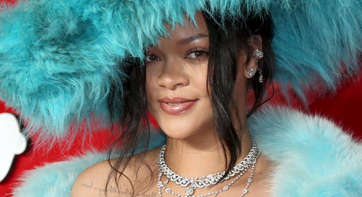 Rihanna pizsamában flangált Los Angelesben