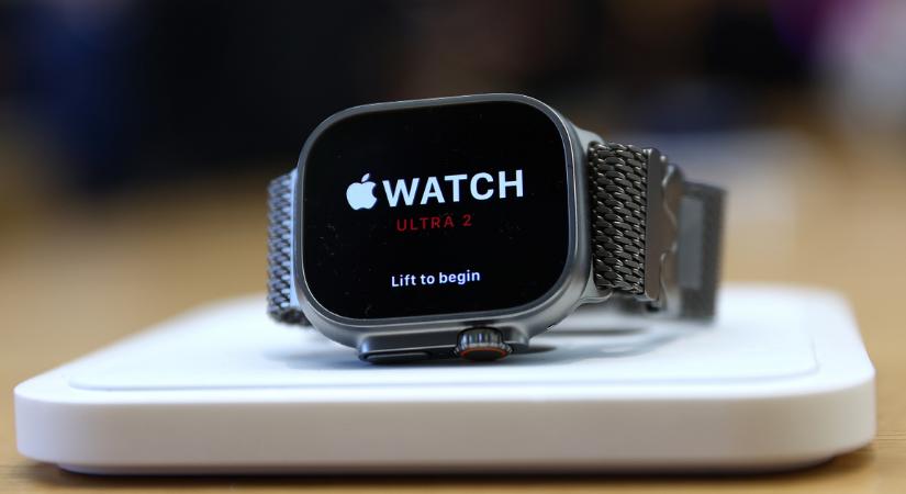 Tovább gyűrűzik a botrány az Apple körül, ég a ház a vállalatnál