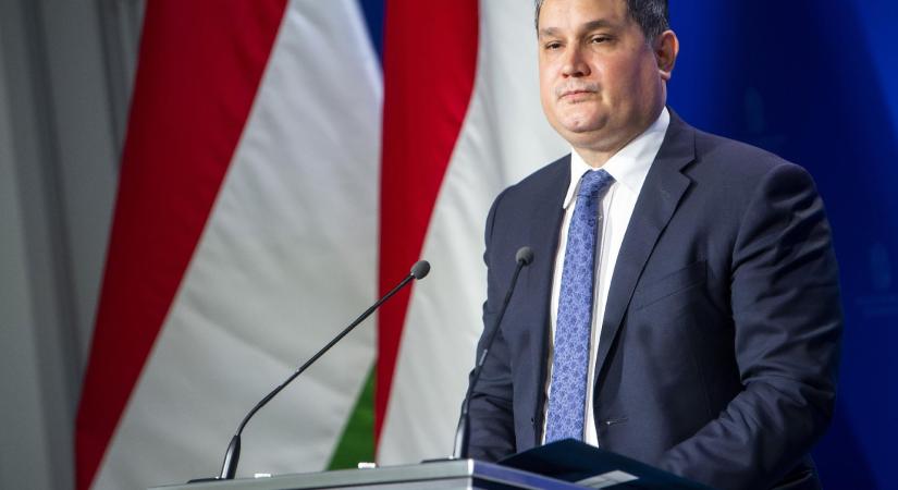 Nagy Márton: Kamu, hogy távoznék – M.P.: Majd pont te döntöd el