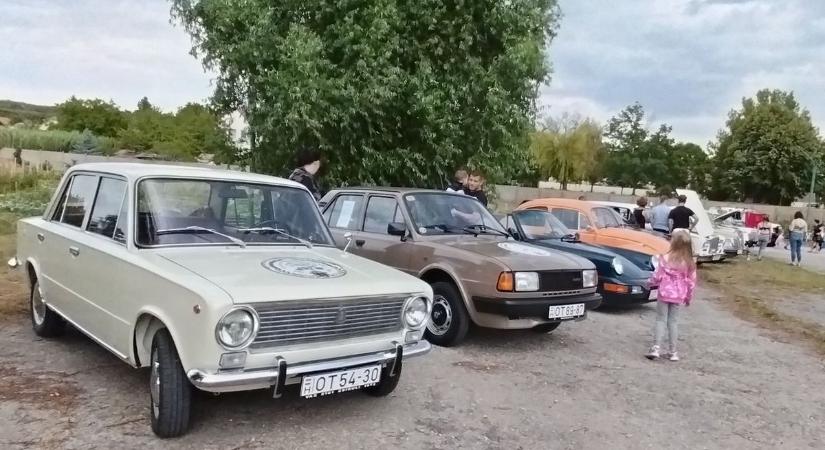 Az együtt átélt élmények erősítik a közösséget ( videó)