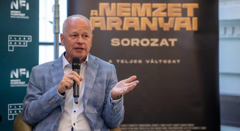 Benedek Tibor személyét jelen időben kezeltük