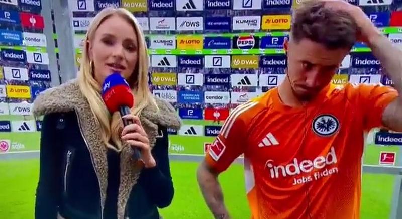 Szürreálisan kínos jelenet a Bundesligában: "Csak szólok, hogy én az ellenfél játékosa vagyok" - videó