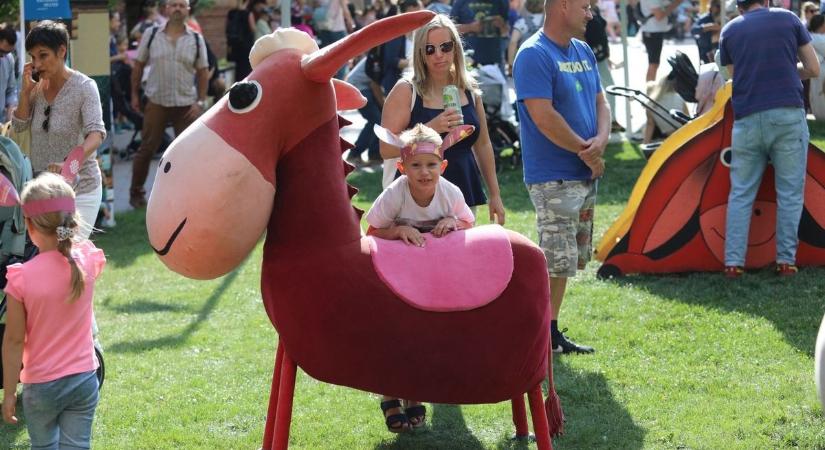 Három nap mese és játék a Zsolnay Negyedben – ilyen volt a Szamárfül Fesztivál (GALÉRIAVIDEÓ)