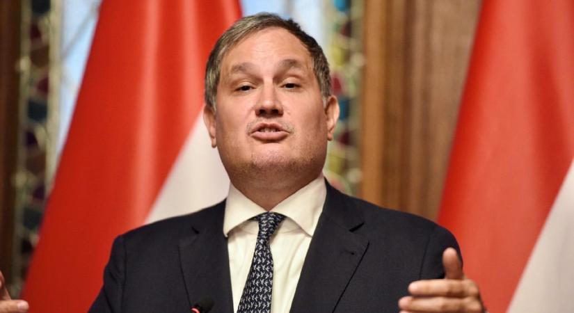 Cáfolta Nagy Márton, hogy távozik, Magyar Péter kommentben szólt vissza neki