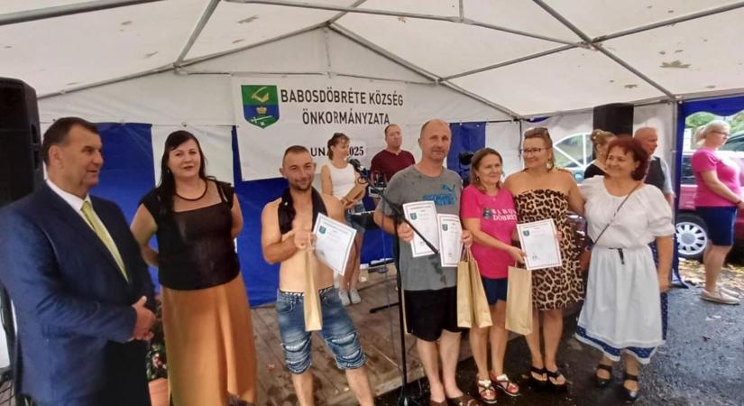 Babosdöbrétén nem csak ünnepeltek, de a közösségért végzett munkát is megköszönték