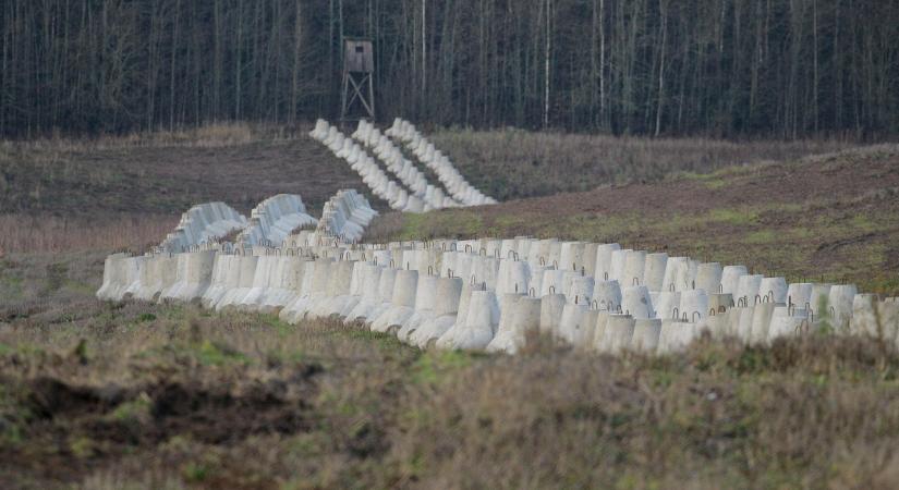A lengyeleket megkérdezték, hogy mit gondolnak a hadsereg csapatainak Ukrajnába való küldéséről