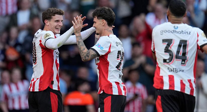 Eredivisie: a PSV és az Ajax is kétgólos hazai győzelmet aratott – KÖRKÉP