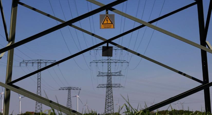 Áramfronton agyonverik a franciák a németeket