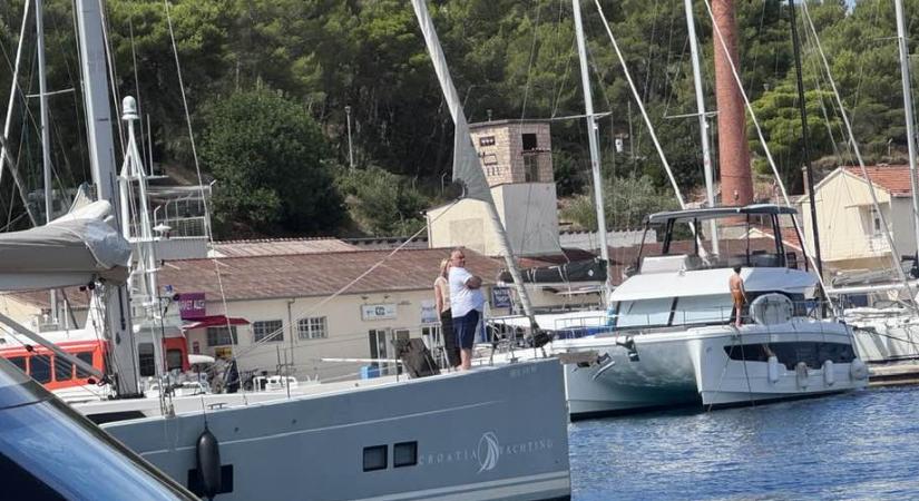Magyar Péter elkezdett írni egy NER-szótárt