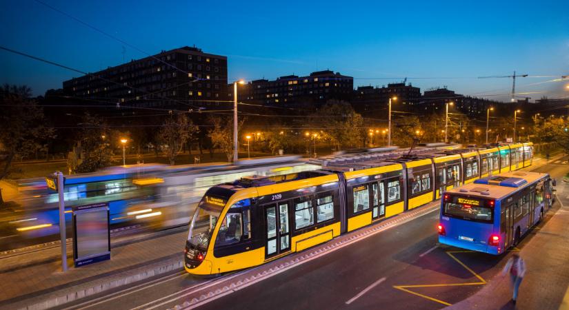Kíméletlen brutalitás egy idős nő ellen a 4-6-os villamoson