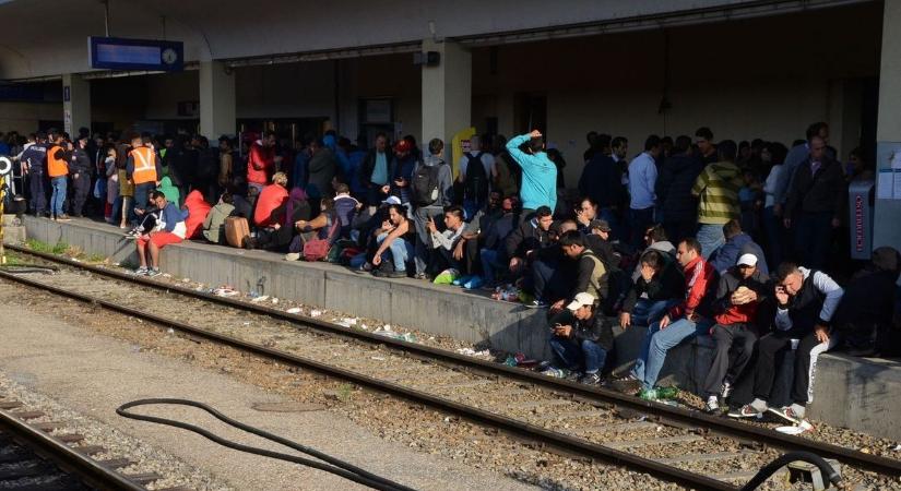 A volt osztrák kancellár nyíltan kimondta: ezt gondolja arról, hogy Európa magára szabadította a migránsokat