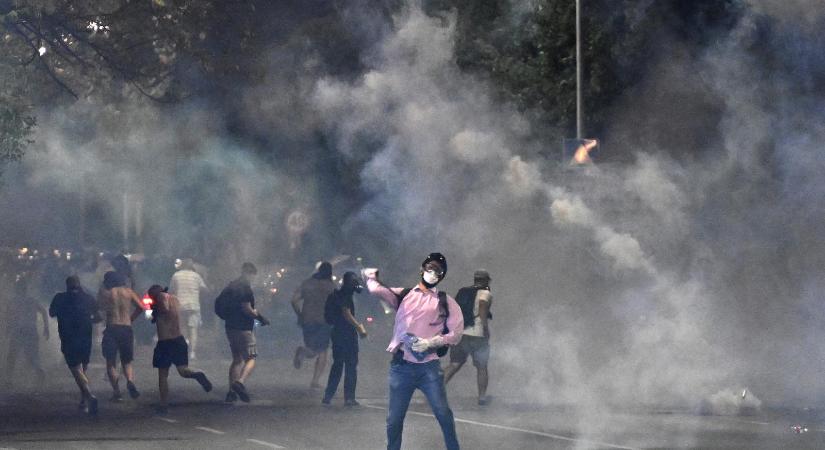 Végel László: Terrorizmus vagy népfelkelés?