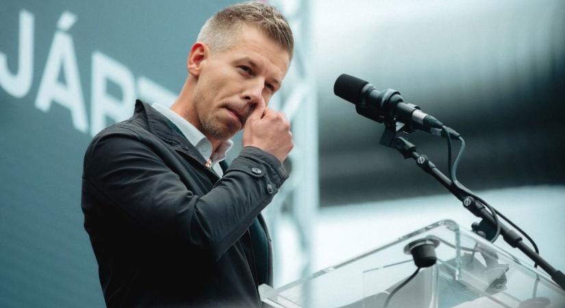 Magyar Péter egyre nagyobbakat hazudik a figyelemért