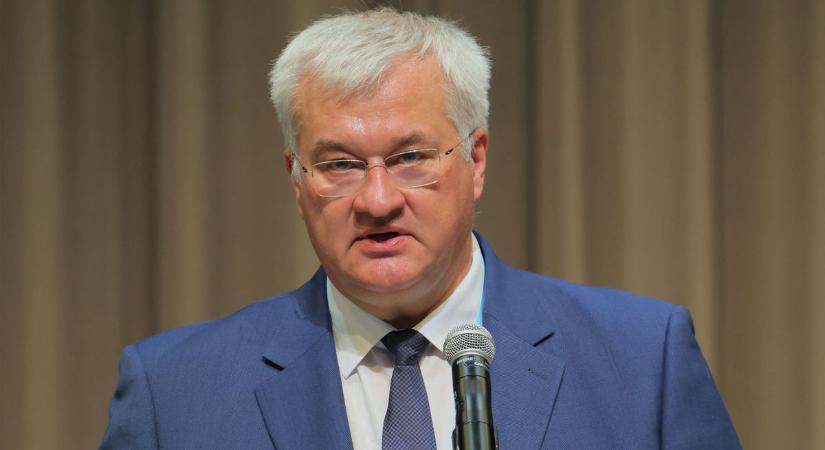 Az ukrán külügyminiszter is fenyegeti Magyarországot