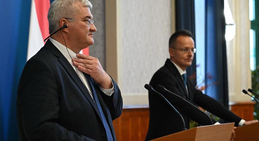 Szijjártó Péter az X-en közölte, hogy visszautasítja Volodimir Zelenszkij fenyegetőzését, az ukrán külügyminiszter „magyar módra” válaszolt