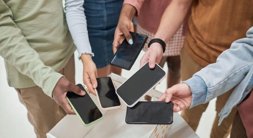 Sem az iskolában, sem otthon nem telefonozhatnak ennek a magyar iskolának a diákjai