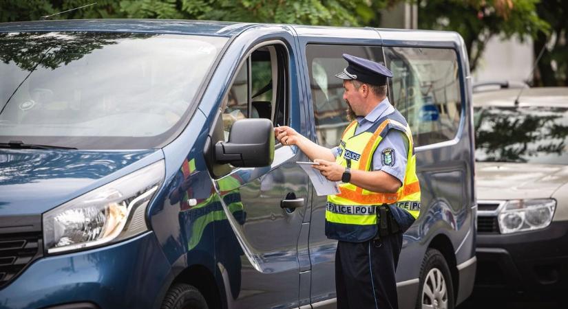 Érkezik a kamerás bírságolás: akkor is megbüntethetnek a biztonsági öv miatt, ha be vagy kötve