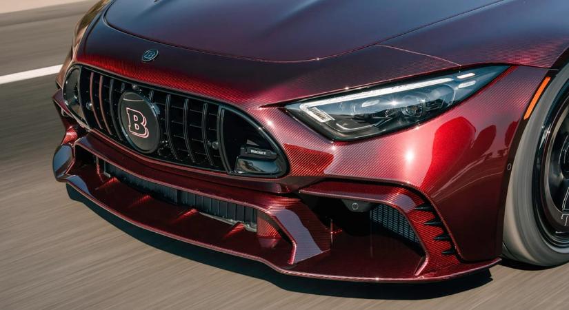 1000 lóerős nyitott tetős Mercedes szabadul rá a közutakra