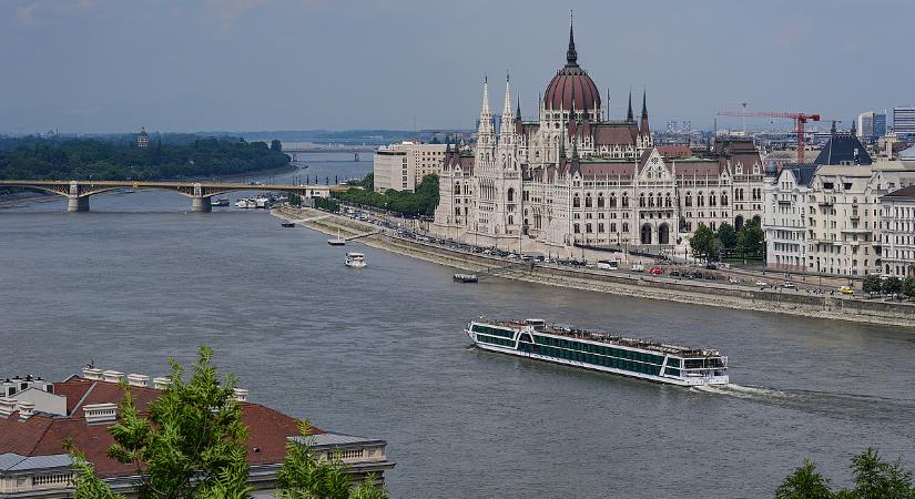 Mesés havi kerettel bérelhetnek lakást a képviselők