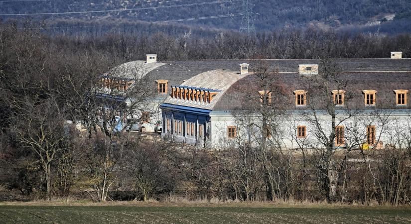 Magyar Péter Hatvanpusztáról: „Meg kell hagyni, hogy az idősebb Orbánnak is van humora”