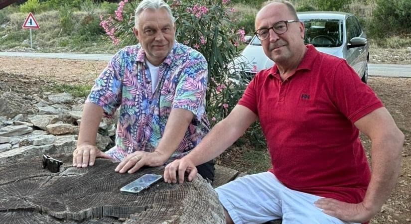 „Magyar-magyar csúcs az Adrián!” - Orbán Viktorról újabb fotóval bizonyítanák, hogy nagyon dolgozik a szabadsága alatt