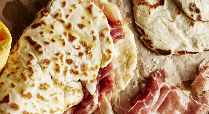Puha olasz laposkenyér, avagy piadina: pár perc alatt megsül