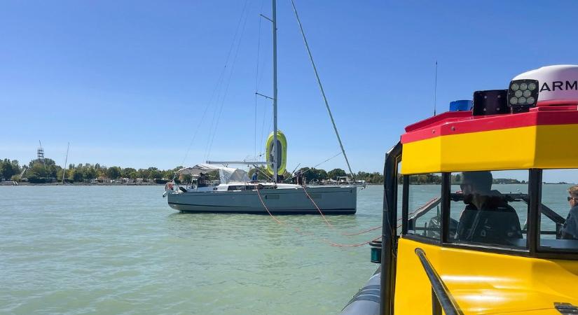 Balaton: zátonyra futott hajókat mentettek a hétvégén