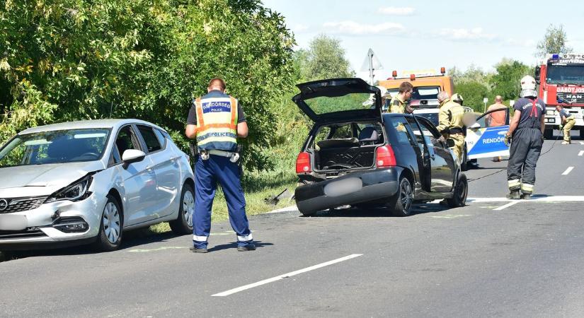 Több személy is megsérült a hétvégi közlekedési balesetekben