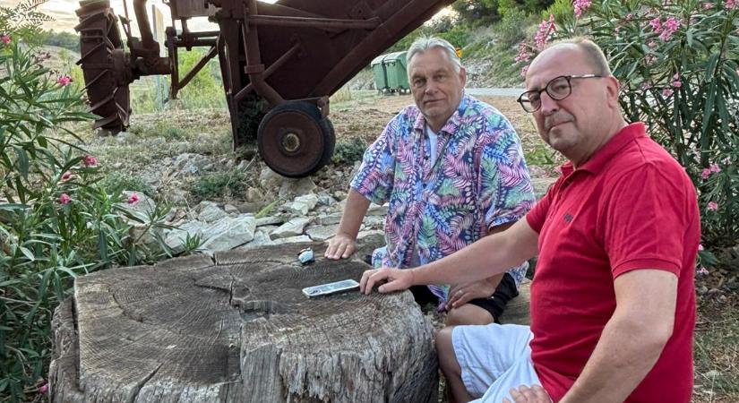 Orbán Viktor a nyaralása alatt is dolgozik, a parlament külügyi bizottságának elnöke utazott ki hozzá