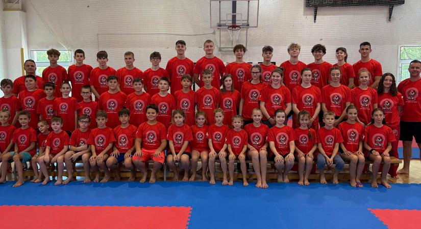 Kick-boxosok készülnek Békéscsabán a kontinensviadalra