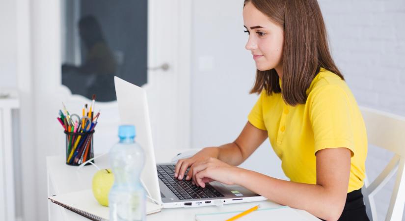 Fenntartható iskolakezdés: régi laptopból is lehet villámgyors társ