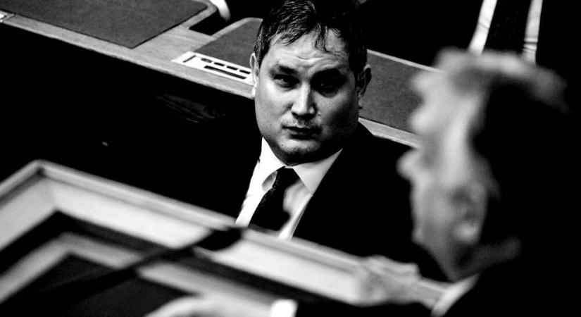 ‘Az ilyen minisztereket nem elbocsátani, hanem kitüntetni szokták’ – mondta Orbán Nagy Mártonról, aki éppen most jelentette be 10.000 milliárdunk elköltésének tervét