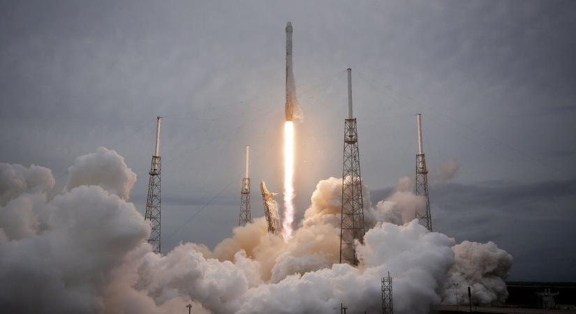 Utolsó pillanatban szakították meg a fellövést, Musk lemondta a tájékoztatót is