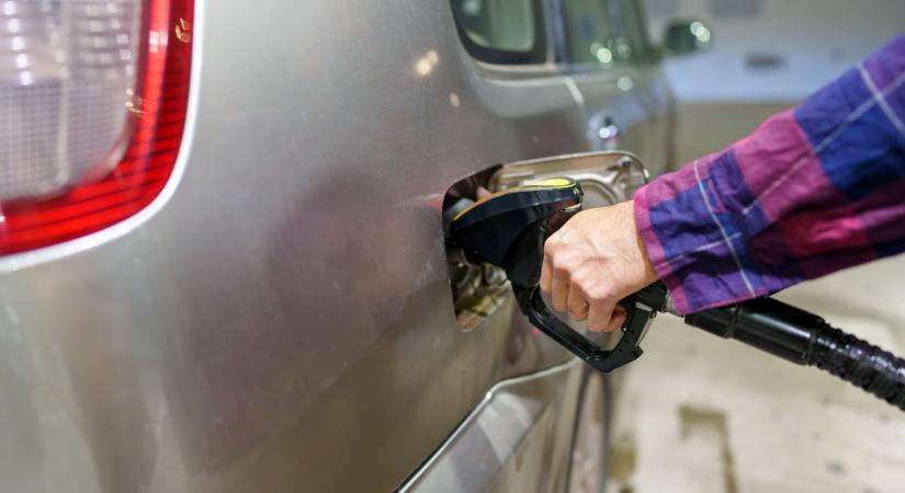 Ismét emelik az üzemanyag árát a hazai kutakon