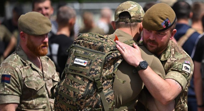 Nagy-Britannia meghosszabbítja és kiterjeszti az ukrán katonák kiképzési programját
