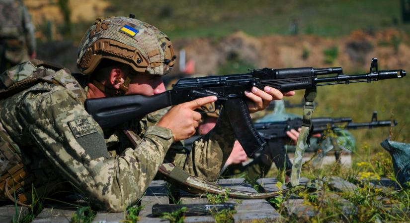 Nagy-Britannia meghosszabbítja az ukrán katonák kiképzését