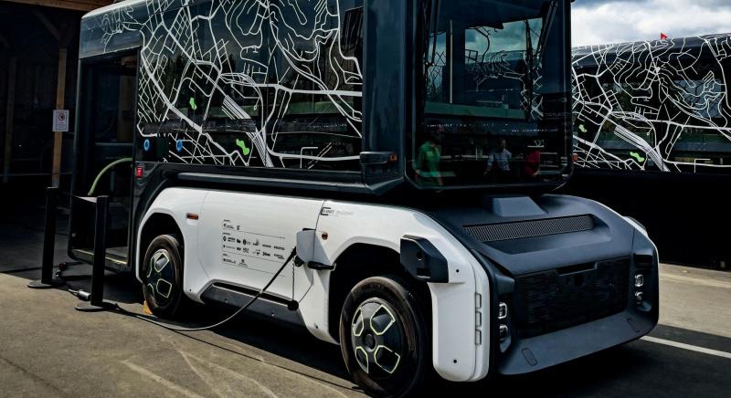 Átalakulhat a városi csomagkézbesítés – Robotok és elektromos autók teszik sokkal olcsóbbá
