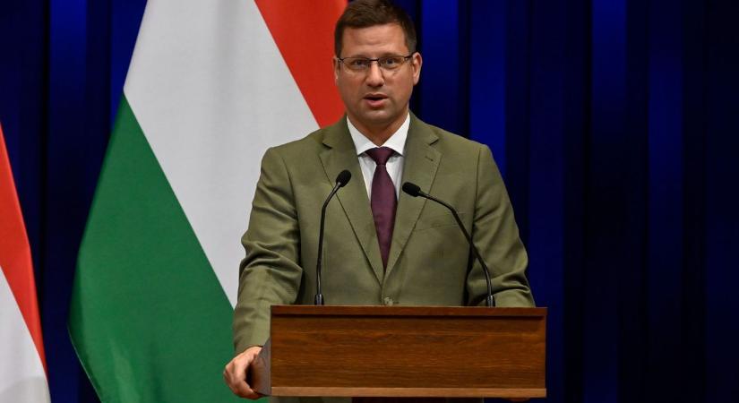 Kövesse nálunk élőben Gulyás Gergely sajtótájékoztatóját